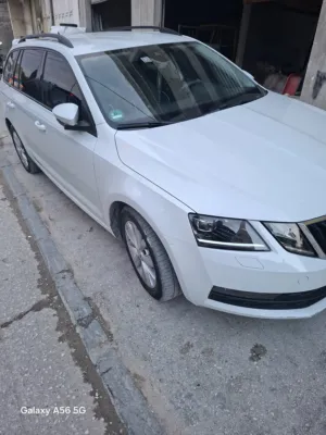 سياره سكودا استيشن اوكتافيا 2020  فل الفل  إضافات ما عدا فتحه