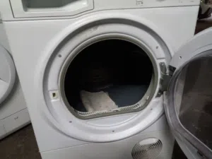 حماصة ملابس اريستون 8 كيلو