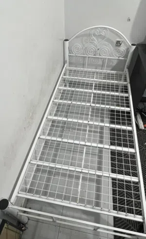 Small bed 90 cm x  200 cm