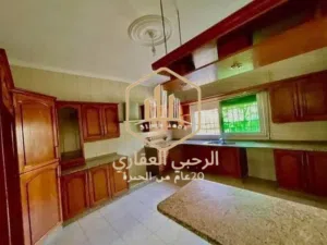 شقة / ارضية / للايجار / موقع مميز / 4 نوم / الرابية