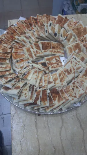 معلم فطاير خبرا في مجال الفطاير والمعجنات 15 سنه  ابو محمد تواصل واتساب  ابو محمود