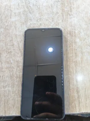 هاتف نظيم مستعمل ليه 3سنين مغير شاشه TECNO SPARK 8C 500دينار قابل لتفاوض