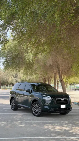 NISSAN PATHFINDER 2022 SL 3.5L - Low Mileage