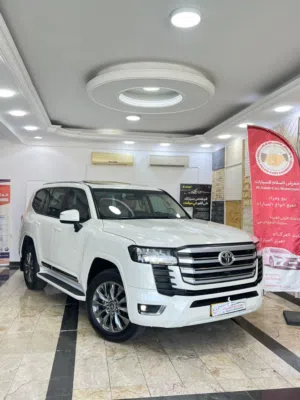 Used Toyota Land Cruiser in Muscat