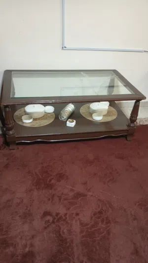 طاولات للبيع