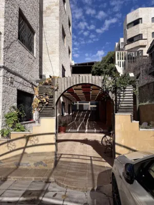 170 m2 More than 6 bedrooms Apartments for Sale in Amman Al Gardens