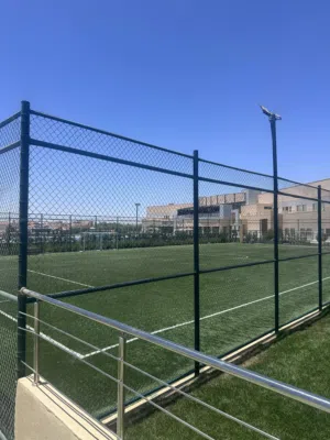تجهيز ملاعب كرة قدم بالعشب الصناعي معتمد لدى الوزارات