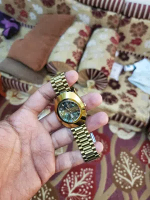 عرض جديد عررررطه رادو ديستار ذهبي توماتيك مع السلس وكاله نضيفه كرت للبيع  السعر 95000 الف ريال يمني