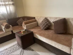 طقم كنب و طاولات للبيع