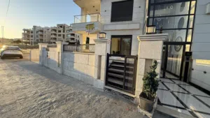 شقة ارضية للبيع في عمان طريق المطار جديدة لم تسكن من المالك مباشرة