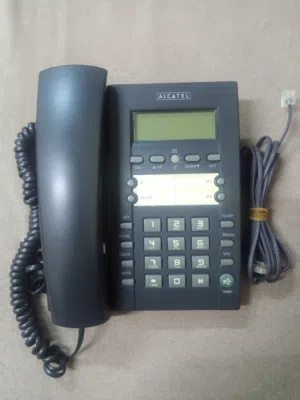 هاتف مكتبي سلكي Alcatel بحالة ممتازة جداً (شاشة وميزات عملية) يعمل على الفايبر