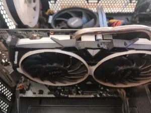 كرت rx 580 4gb ما مستعمل بس قليل  وبيه مجال للشراي