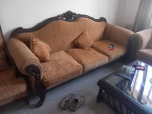 طقم كنب بحالة جيدة جدا
