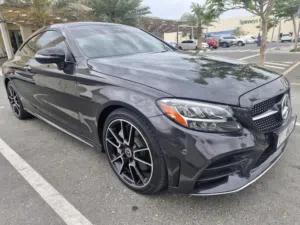 --Mercedes-Benz C300 Coupe 2023 2.0-liter turbocharged