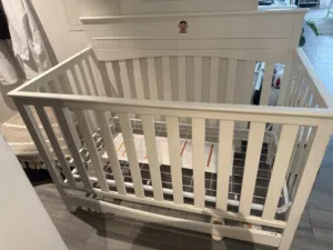 سرير اطفال