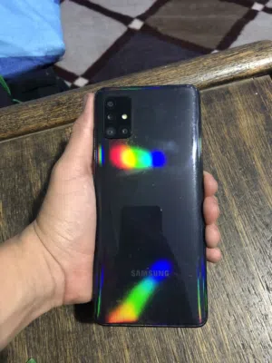 جهاز Samsung Galaxy A71  حالة ممتازة مع سماعة بلوتوث هدية