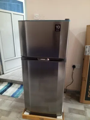 ثلاجةهيتاشي شبةالجديداستخدام شي بسيط240لتر