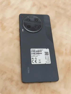 Tecno camon 30