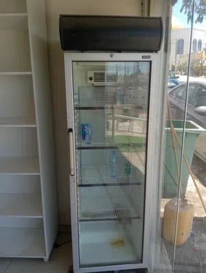 ثلاجه بحاله ممتازة شبه جديده