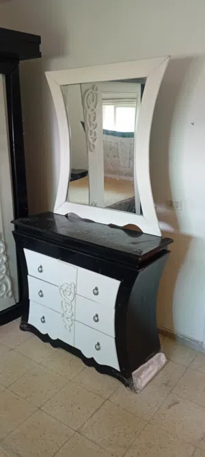 غرفة نوم خشب لاتيه