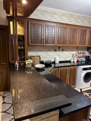 مطبخ مع رخام جالاكسي خشب PVC