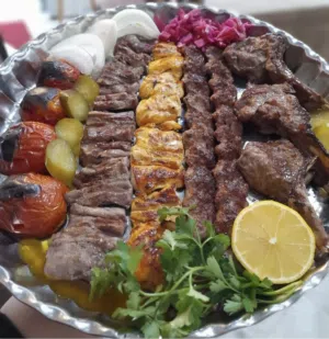 مطلوب شریک و ممول او مستثمر  فی مطعم و صالة مناسبات مع الاقامة للاجنبي