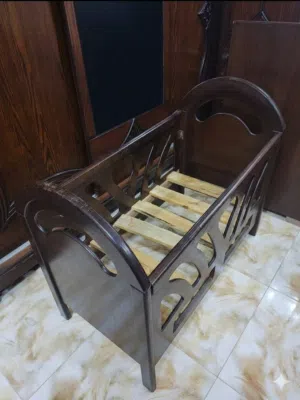 تخت اطفال بيبي للبيع