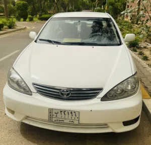 كاميري موديل 2006 للبيع حجم محرك 2400 وحدادية امامية وخلفية جديدة ومحرك وكير مكفول
