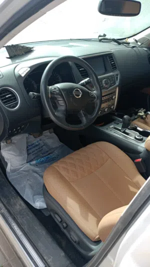 Used Nissan Pathfinder in Al Batinah