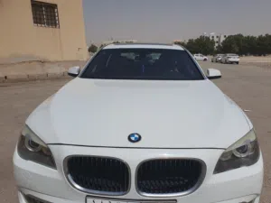 BMW 740i حالة ممتازة موديل 2009