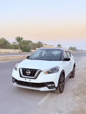 Nissan  kicks SR
