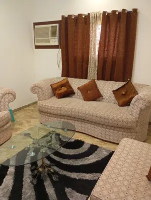 Sofa Set 8 seater (3+2+2+1) Very good condition  طقم كنب 8 مقاعد (3+2+2+1) بحالة ممتازة