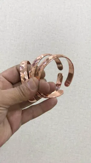 اساور نحاس خام علاجية مناسبة للجميع