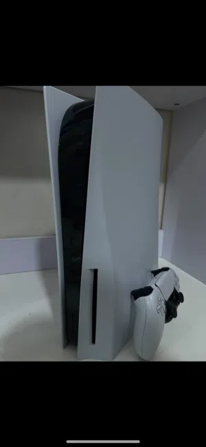 بلايستيشن فايف CD مش مفتوح مع يدة اصلية .