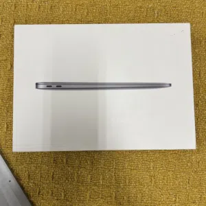 MacBook Air M1 8GB 256GB نظيف جدا