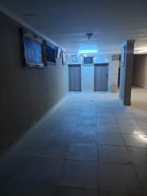 مطلوب مشاركة سكن فى حولى شارع موسى بن نصير قريب من دوار السفريات غرفة وصاله وحمام ومطبخ قريبة