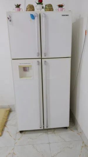 ثلاجه للبيع