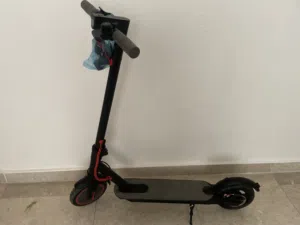 سكوتر كهربائية للبيع تم تغير البطاريه ب فولت اكثر من البطاريه القبليه
