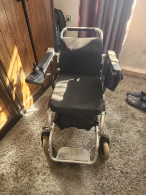 كرسي كهربائي EZ Lite Cruiser موديل Standard خفيف وقابل للطيLightweight Foldable Electric Wheelchair