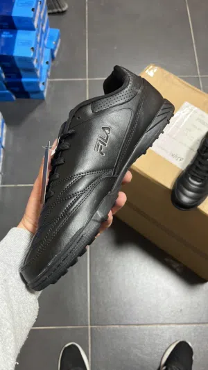 original Fila  احذية فيلا الاصلي للبيع بالجمله فقط  مقاسات من 33 الى 46 جديد