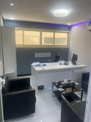 للبيع-مكتب-800-قدم-مؤثث-بشكل-ممتاز-جاهز-للتسليم-موقع-مميز-شارع-الشيخ-عمار-عجمان-الروضة-2