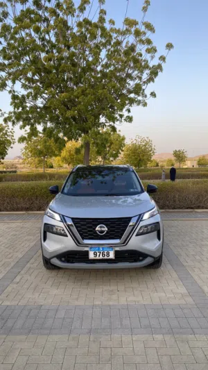Used Nissan Rogue in Al Dakhiliya