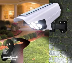 كاميرا تمويه استشعار الحركه  اضاءه كشاف طاقه شمسيه