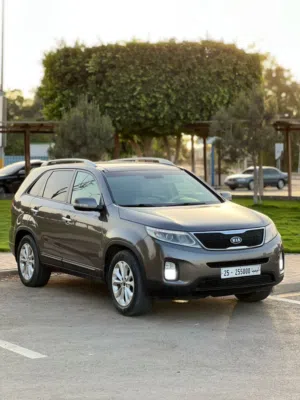 Used Kia Sorento in Tripoli