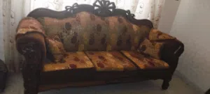 كنب وسجاد وبرادي خزانه وتخت...