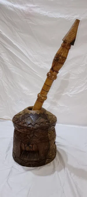 مهباش مصنوع من خشب الزان قطعه مميزه وثقيله