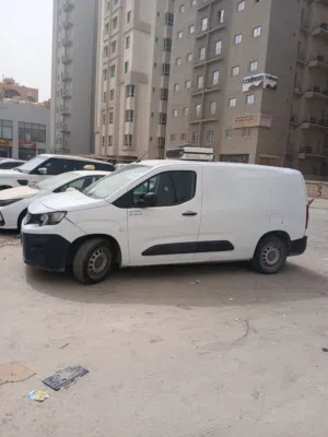 سيارات بيجو بارتنر للبيع