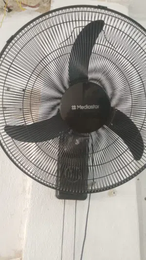 مروحة حائط نظيفة مستعملة للبيع