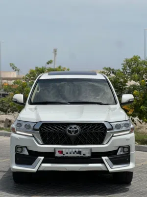 TOYOTA LAND CRUISER GXR V8 2017 WHITE
