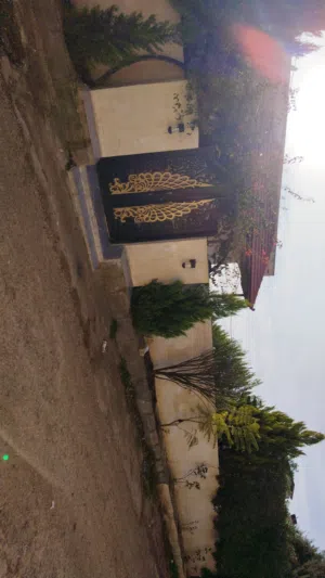 منزل للبيع .